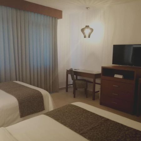 צ'טומאל Hotel Marlon מראה חיצוני תמונה