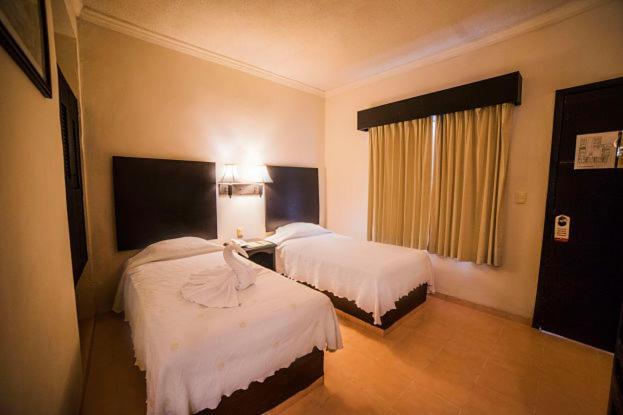 צ'טומאל Hotel Marlon מראה חיצוני תמונה