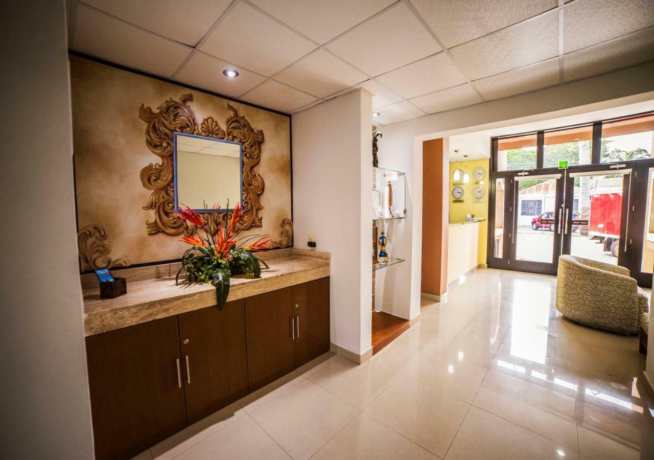 צ'טומאל Hotel Marlon מראה חיצוני תמונה